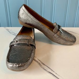 New in Box Naturalizer Gisella Flats Laofers Metallic Pewter Size 11W